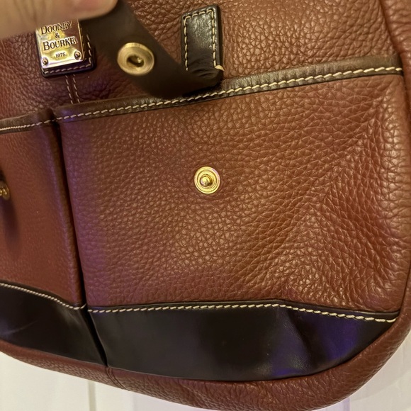 EUC Dooney & Bourke Brown Safari Pebbled Grain Leather Medium Shoulder
Bag - Picture 5 of 13